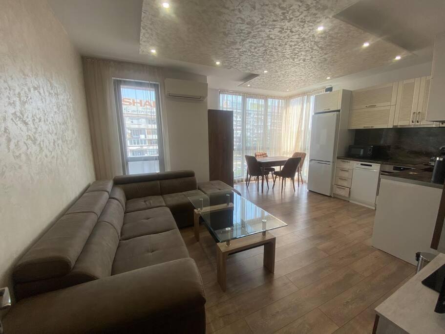 Cozy-1Bd Flat Lejlighed Plovdiv Eksteriør billede